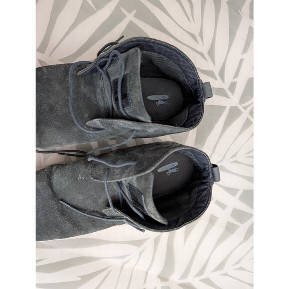 johnnie-o suede chill chukka boots - Picture 9 of 13